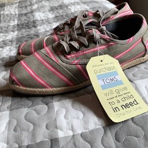 TOMS Striped Espadrilles Canvas Flats - Women | Color: Gray/Pink | Size: 8.5